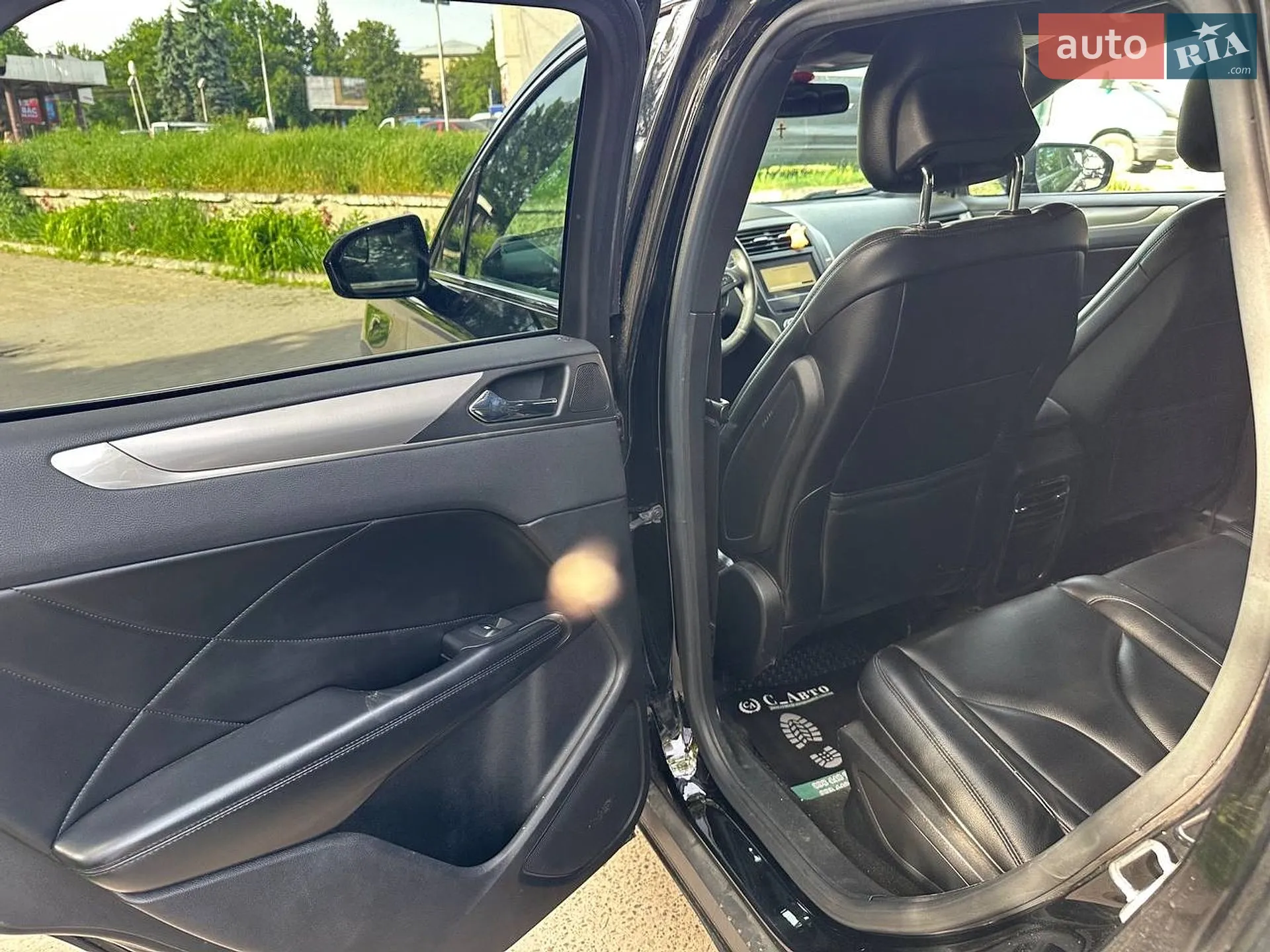 2015 Lincoln MKC - мініатюра 15