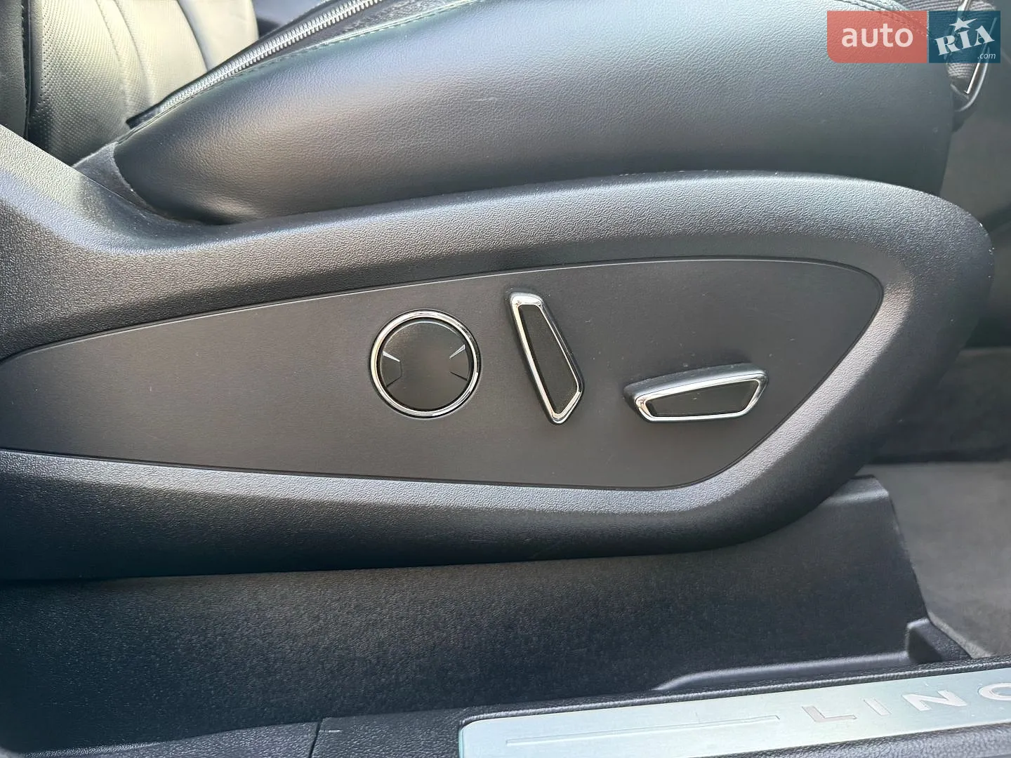 2014 Lincoln MKC - мініатюра 32