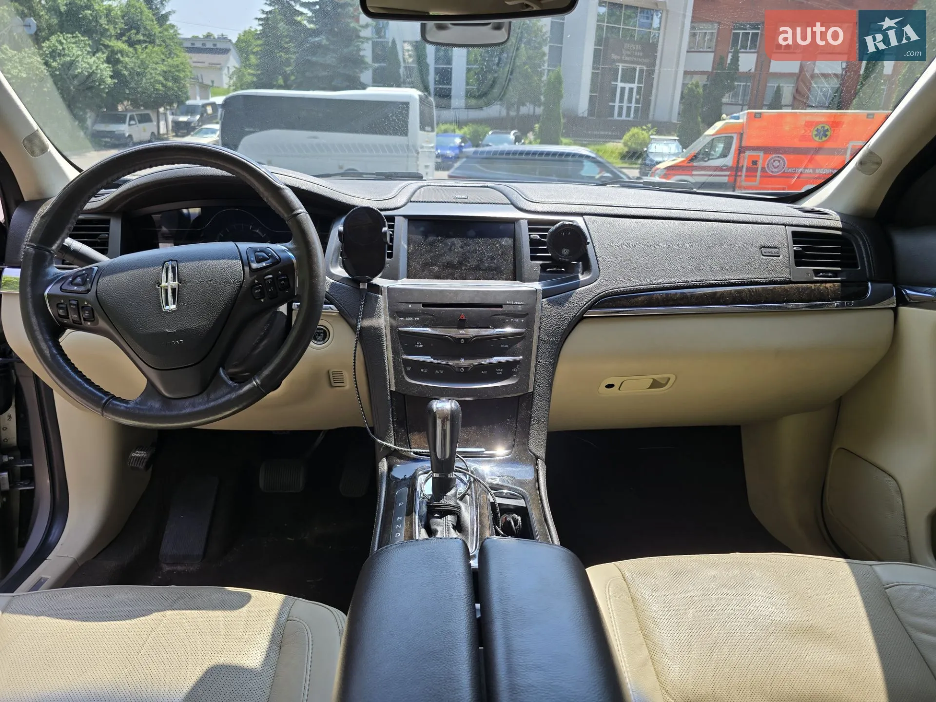 2015 Lincoln MKS - мініатюра 23
