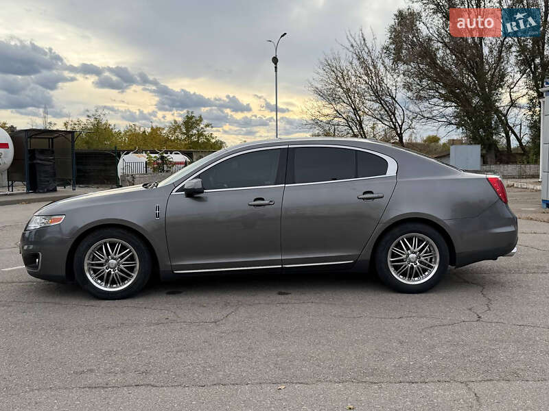Седан Lincoln MKS 2010 в Запоріжжі