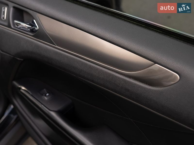 Седан Lincoln MKS 2014 в Дніпрі