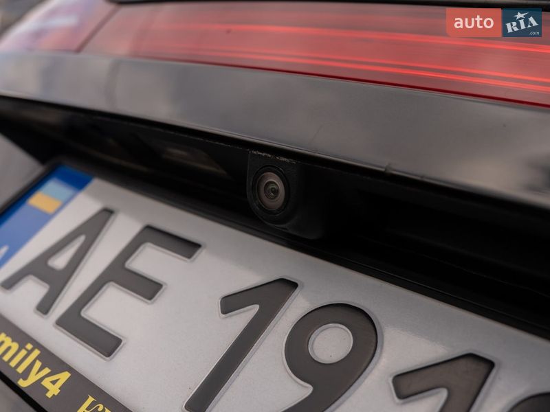 Седан Lincoln MKS 2014 в Дніпрі