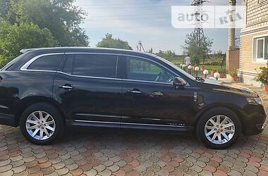 Минивэн Lincoln MKT 2016 в 