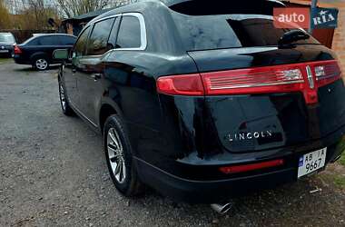 Внедорожник / Кроссовер Lincoln MKT 2017 в 