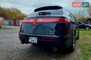 Внедорожник / Кроссовер Lincoln MKT 2017 в 