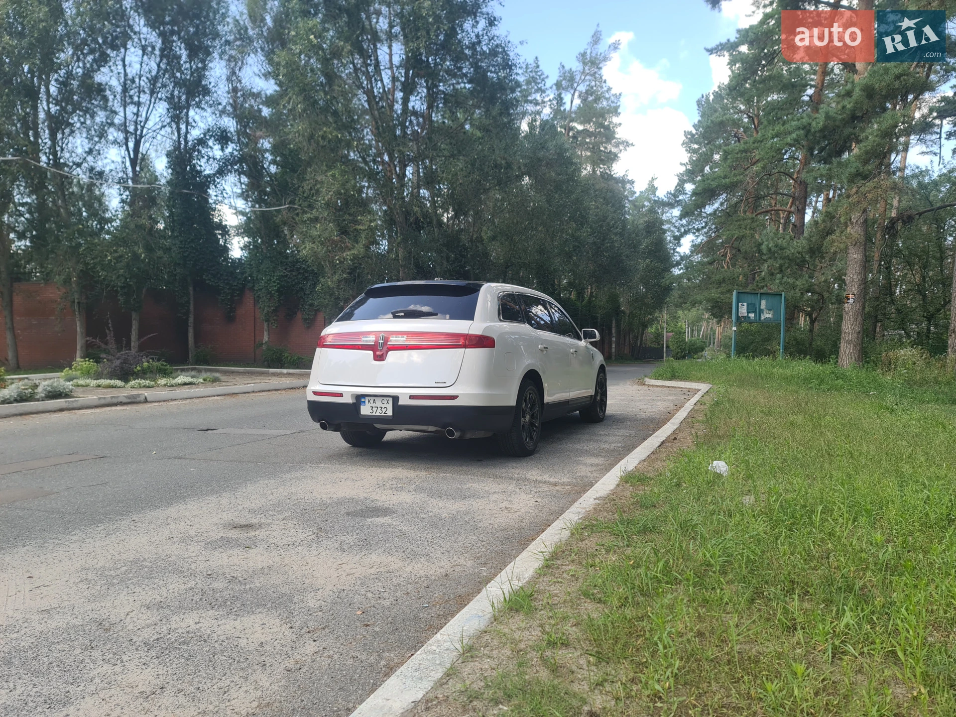 2012 Lincoln MKT - мініатюра 10