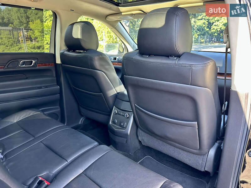 Внедорожник / Кроссовер Lincoln MKT 2016 в Киеве