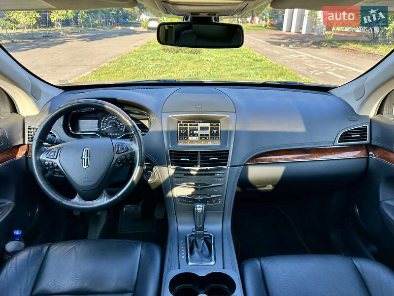 Внедорожник / Кроссовер Lincoln MKT 2016 в Киеве