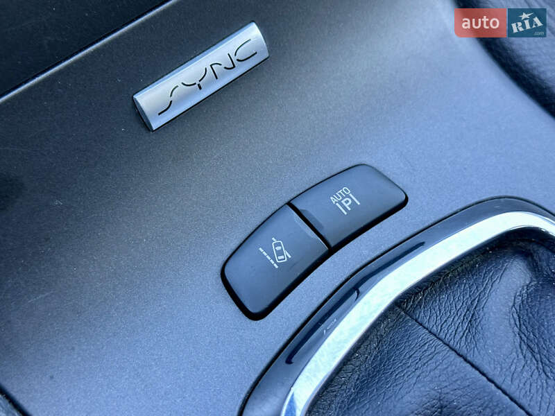 Внедорожник / Кроссовер Lincoln MKT 2016 в Киеве