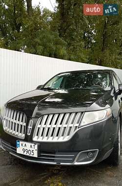 Внедорожник / Кроссовер Lincoln MKT 2012 в 