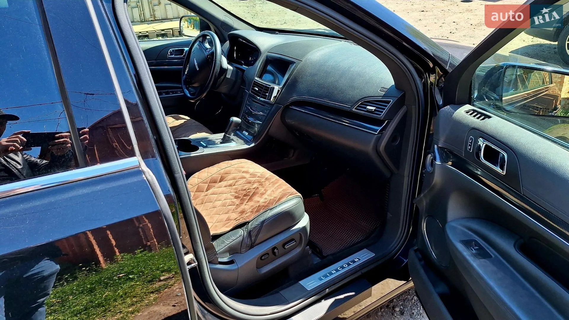 2017 Lincoln MKT - мініатюра 8