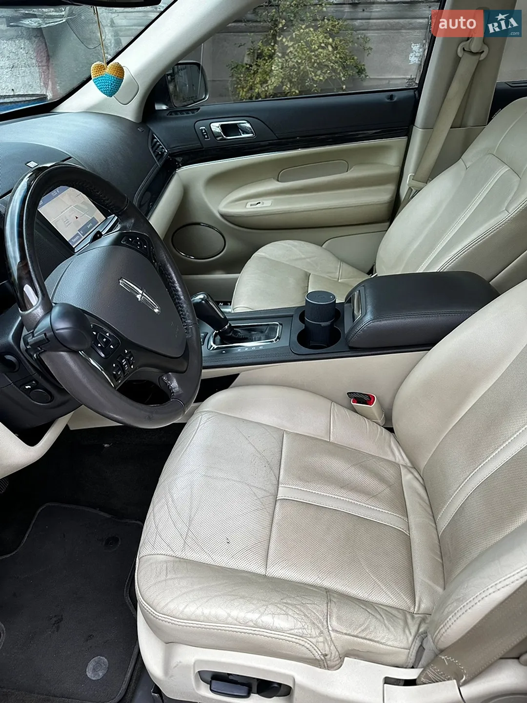 2019 Lincoln MKT - мініатюра 4