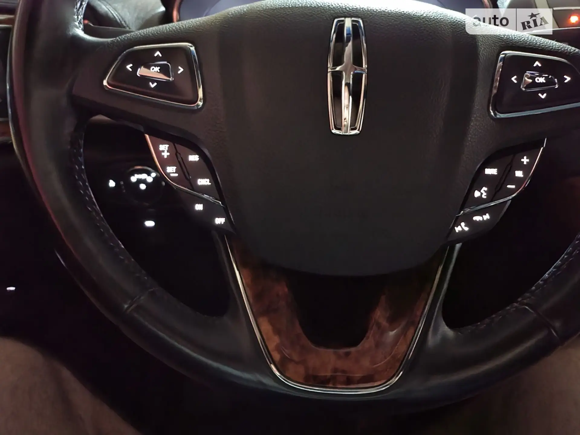 2017 Lincoln MKX - мініатюра 46