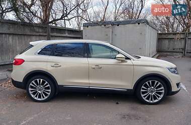 Внедорожник / Кроссовер Lincoln MKX 2015 в 