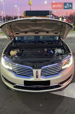 Внедорожник / Кроссовер Lincoln MKX 2015 в 