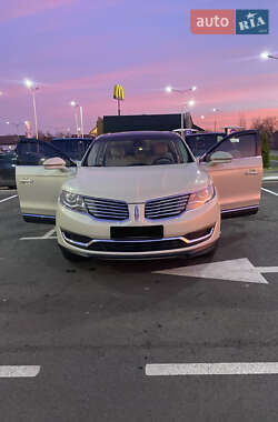 Внедорожник / Кроссовер Lincoln MKX 2015 в 