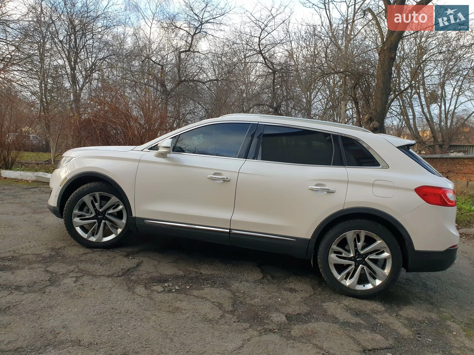2017 Lincoln MKX - мініатюра 16