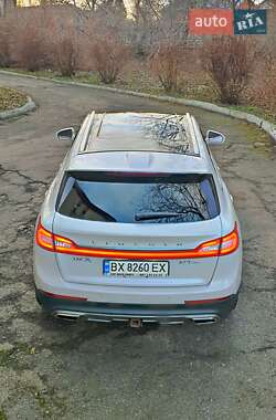 Внедорожник / Кроссовер Lincoln MKX 2017 в 