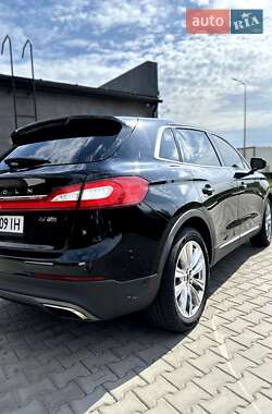 Внедорожник / Кроссовер Lincoln MKX 2015 в 