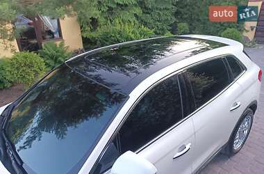 Внедорожник / Кроссовер Lincoln MKX 2015 в 