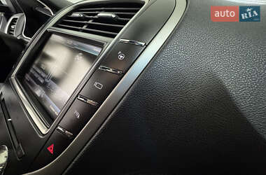 Внедорожник / Кроссовер Lincoln MKX 2015 в 