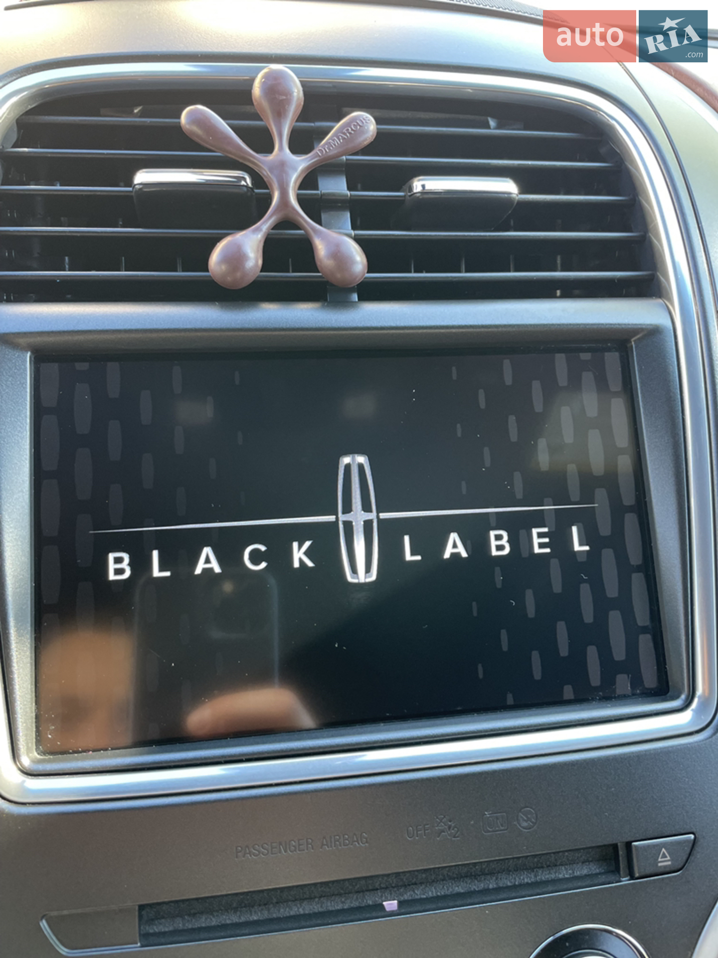 2017 Lincoln MKX - мініатюра 19