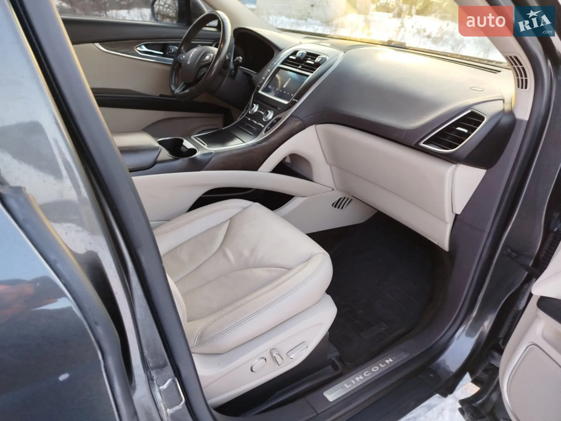 2017 Lincoln MKX - мініатюра 26