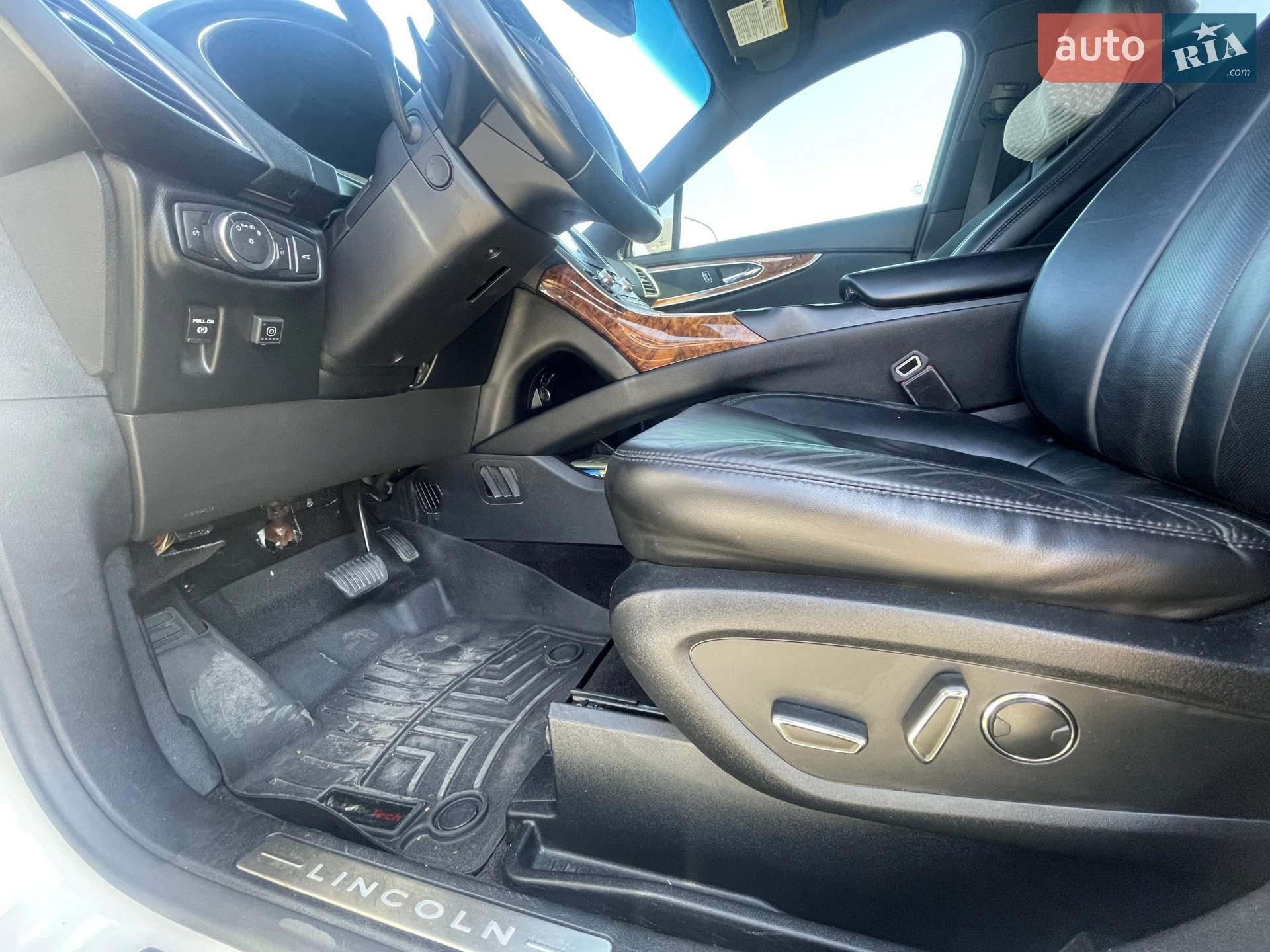2016 Lincoln MKX - мініатюра 12
