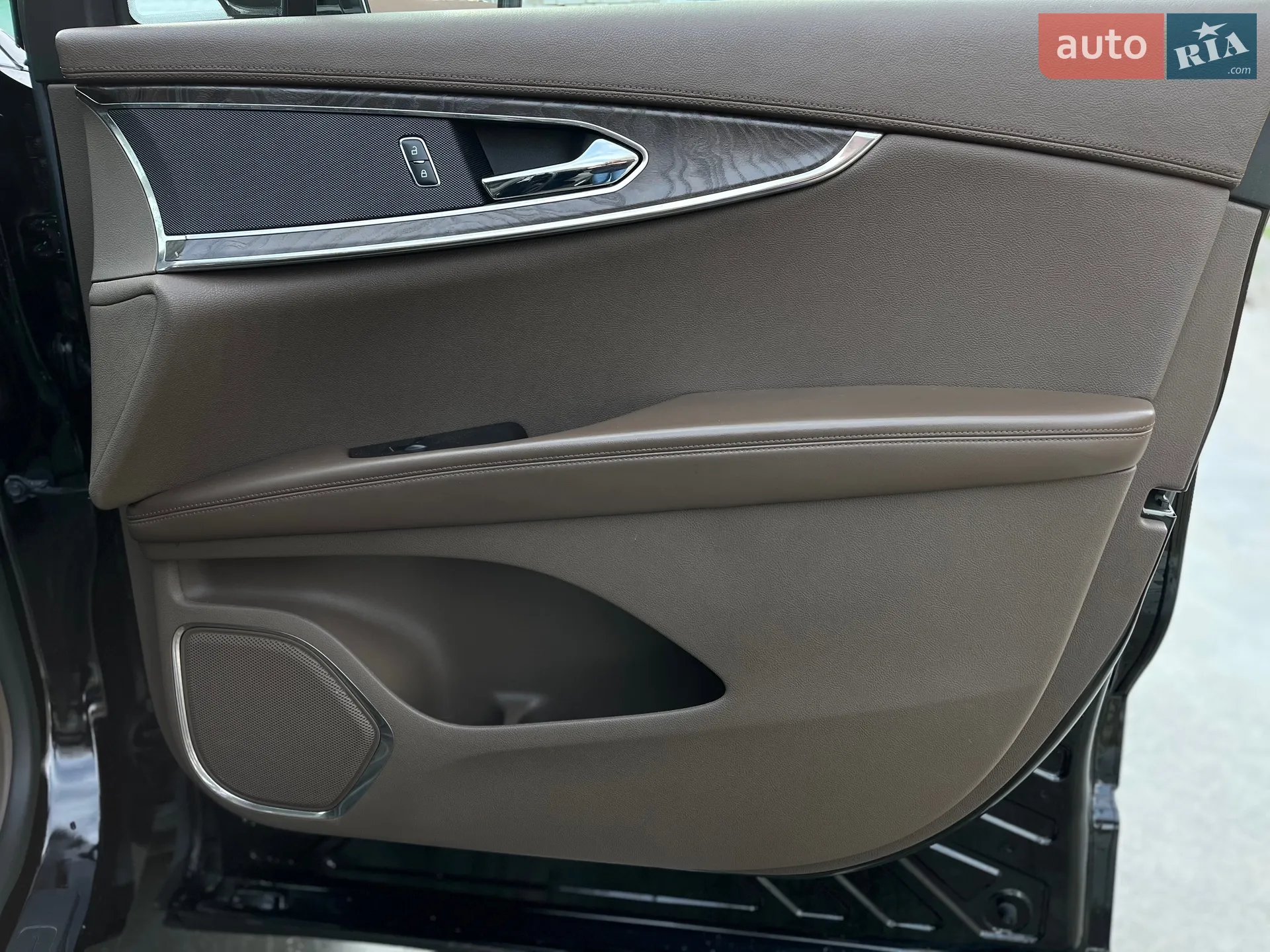2015 Lincoln MKX - мініатюра 26