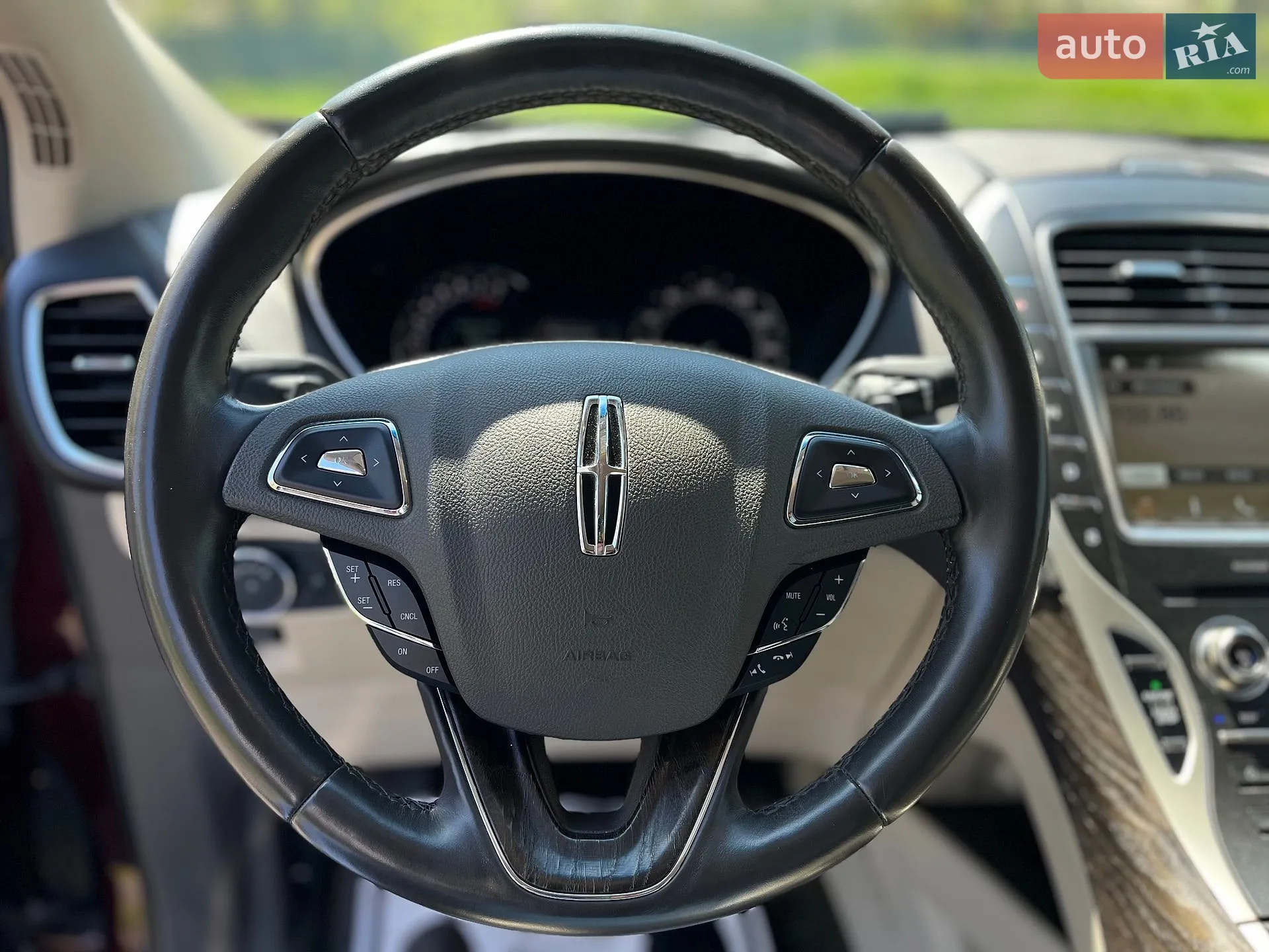 2017 Lincoln MKX - мініатюра 17