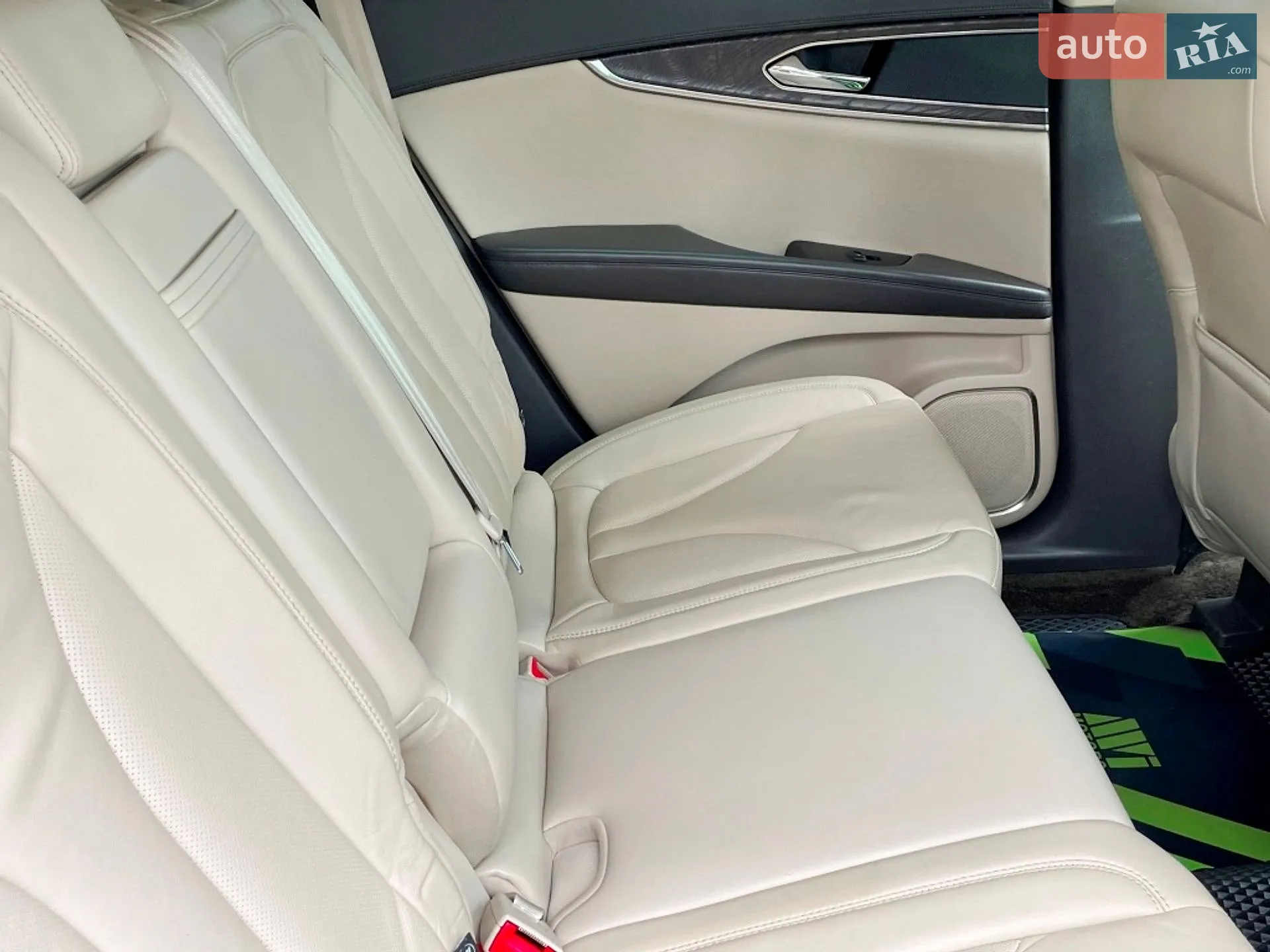 2015 Lincoln MKX - мініатюра 37