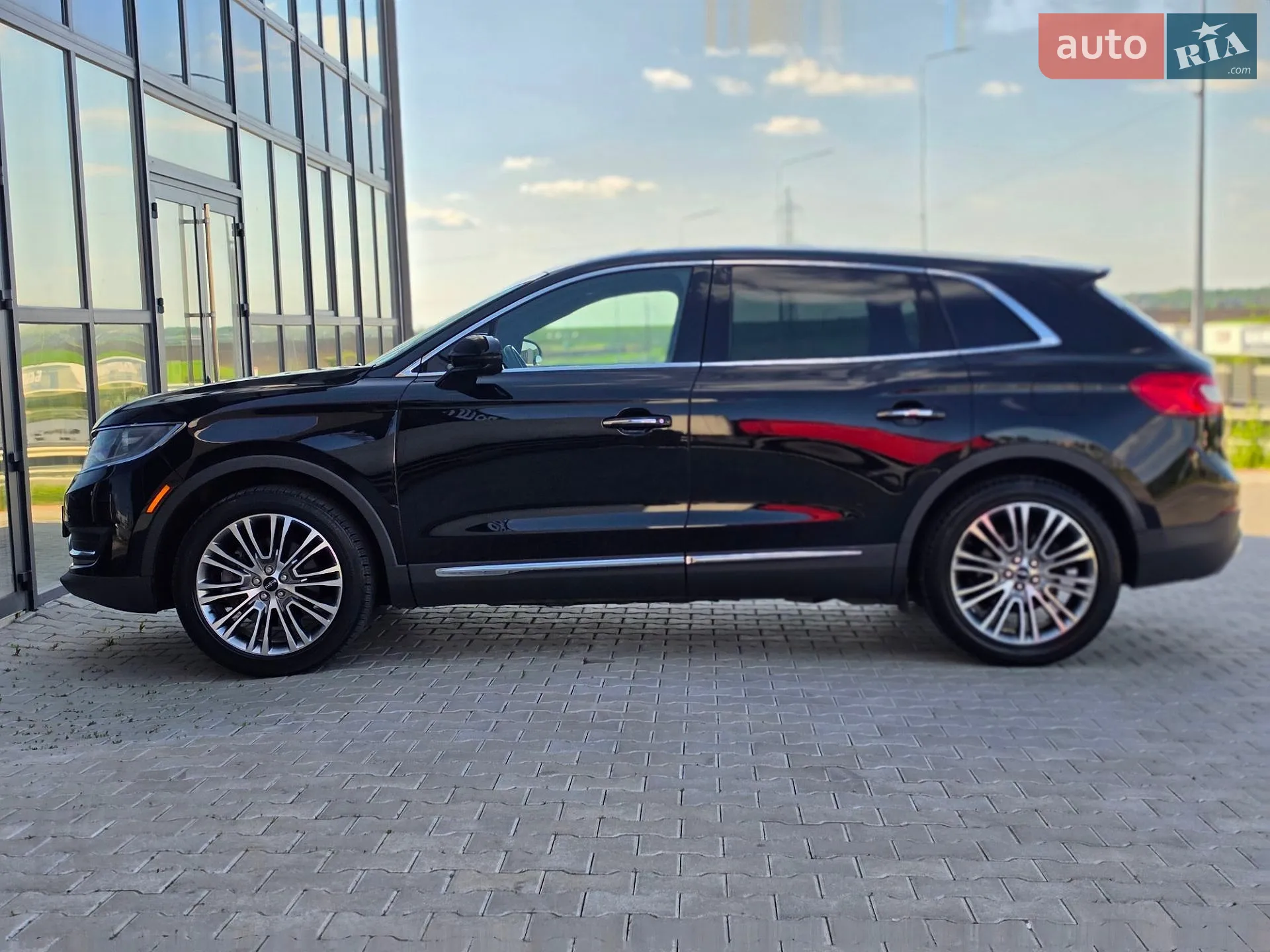 2016 Lincoln MKX - мініатюра 17