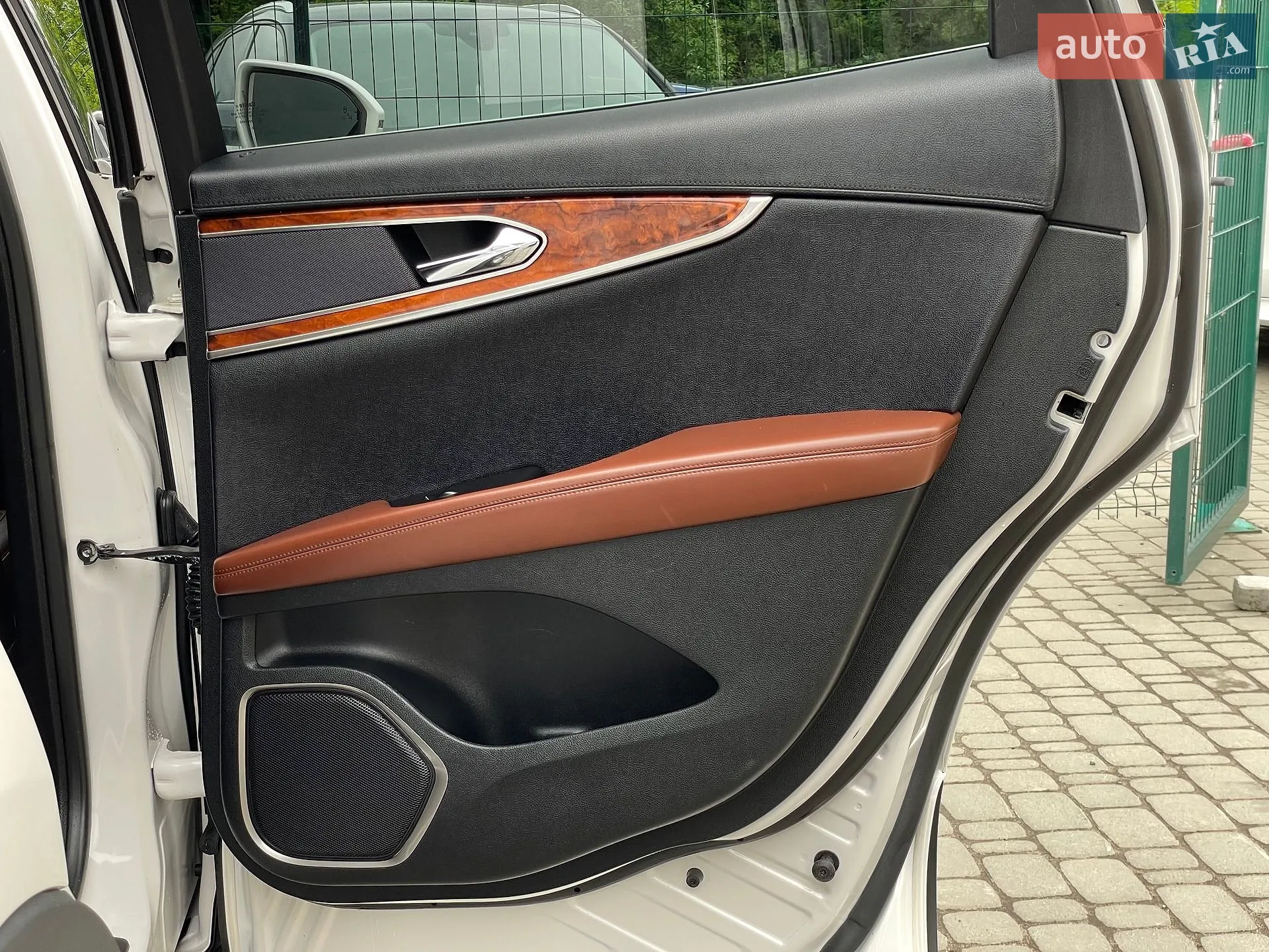 2016 Lincoln MKX - мініатюра 37