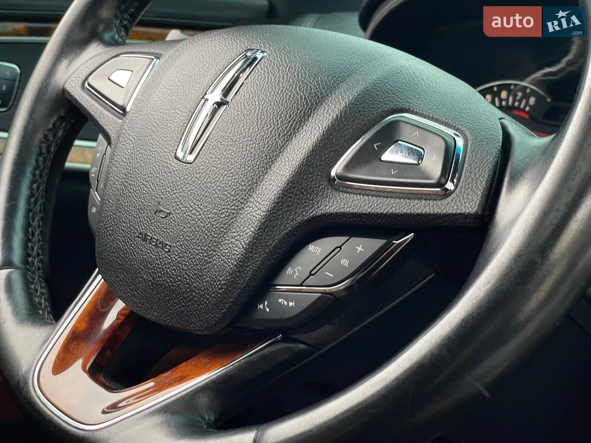 2016 Lincoln MKX - мініатюра 46