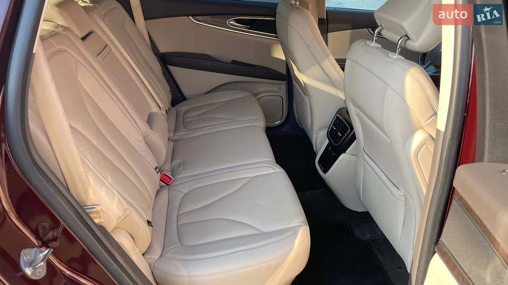 2017 Lincoln MKX - мініатюра 37