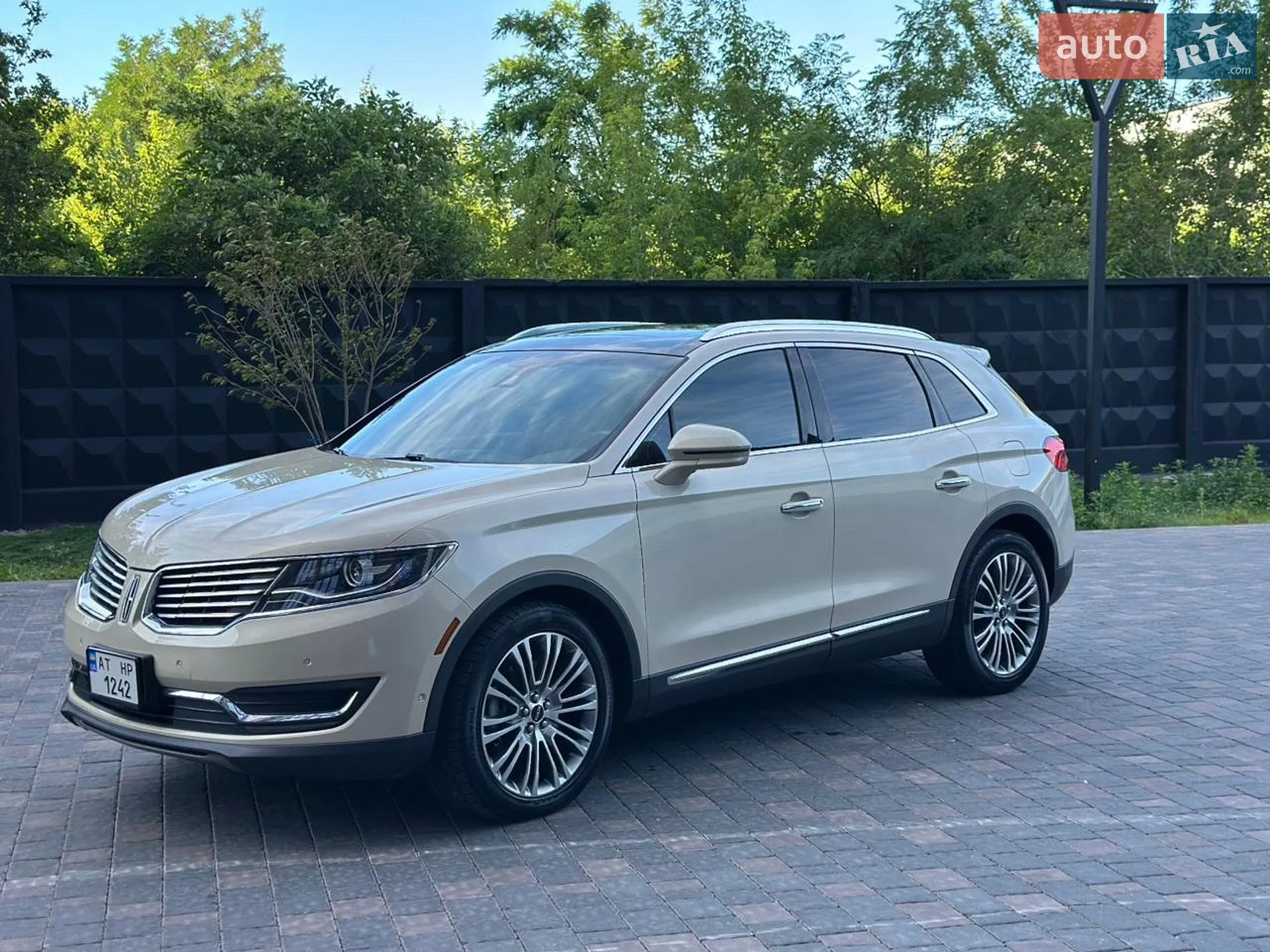 2016 Lincoln MKX - мініатюра 4
