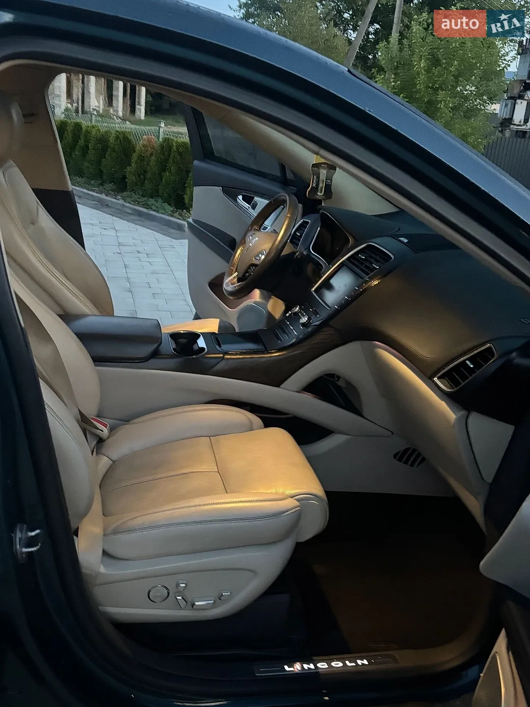 2016 Lincoln MKX - мініатюра 10
