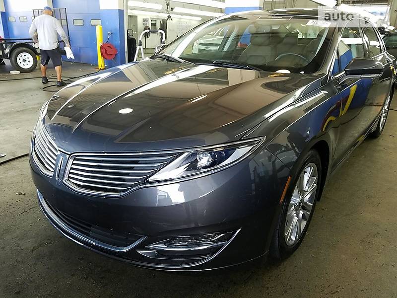 Lincoln MKZ 2015 року
