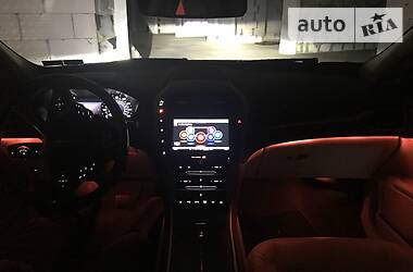 Седан Lincoln MKZ 2013 в 