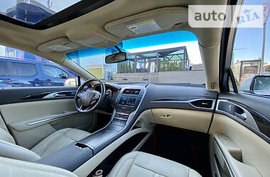 Седан Lincoln MKZ 2013 в 