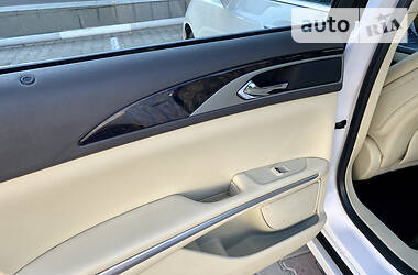 Седан Lincoln MKZ 2013 в 
