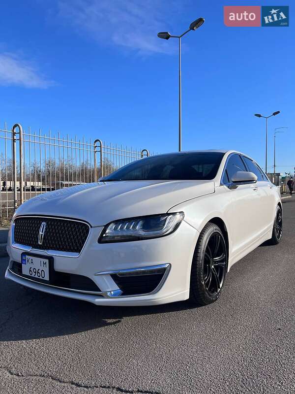 Седан Lincoln MKZ 2017 в 