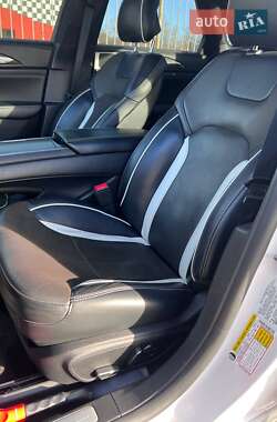 Седан Lincoln MKZ 2017 в 