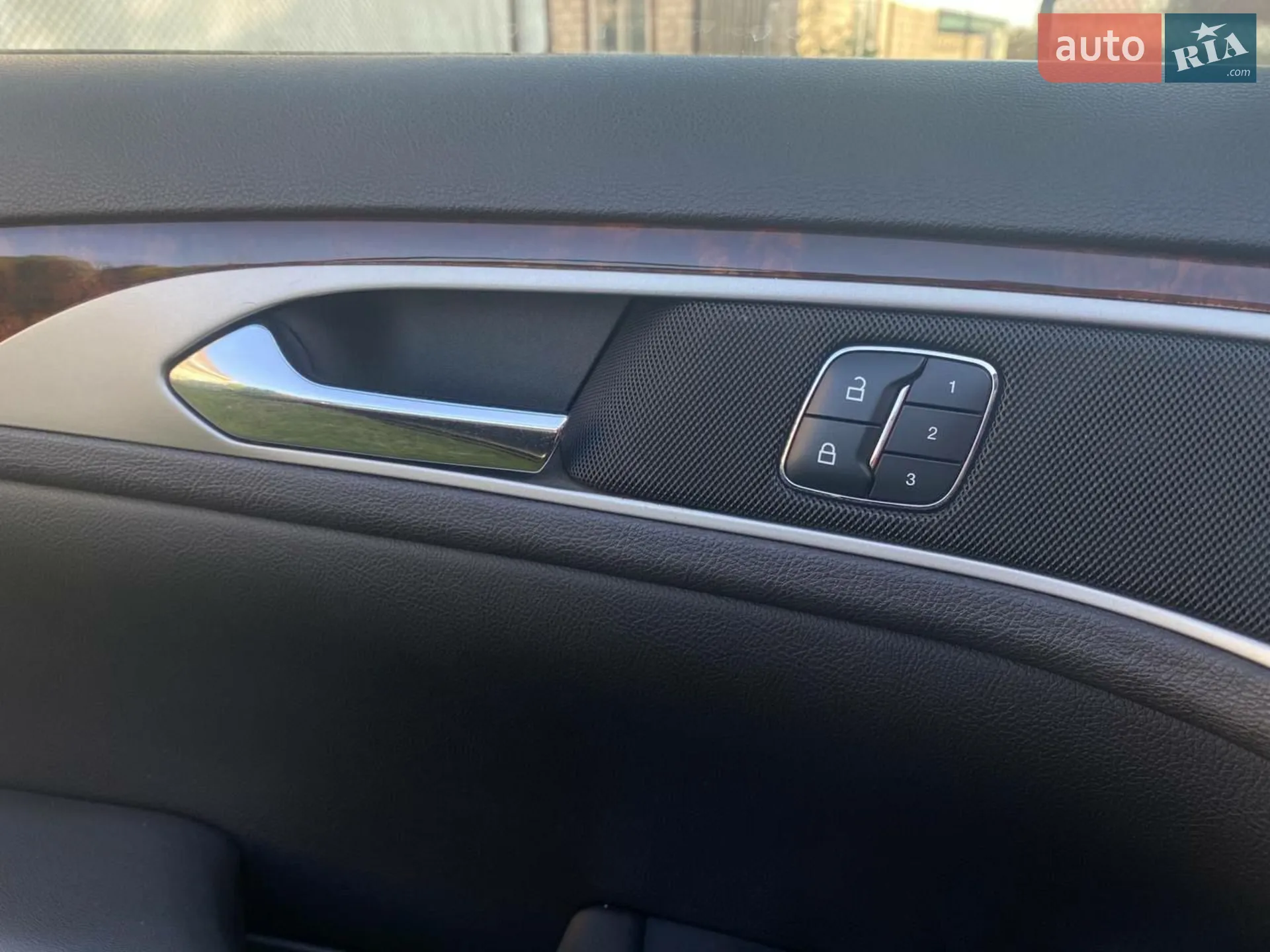 2014 Lincoln MKZ - мініатюра 25