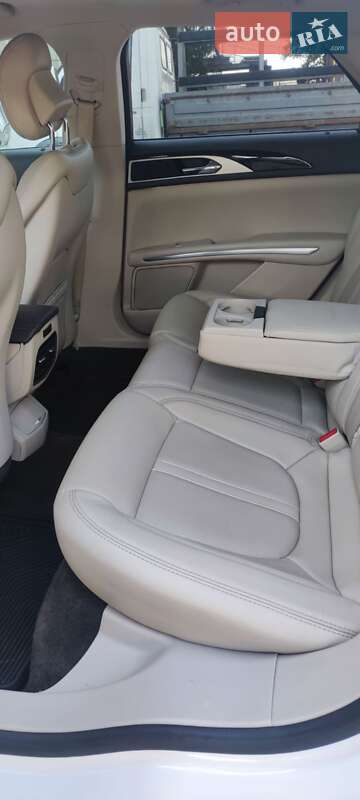 Седан Lincoln MKZ 2015 в Ніжині