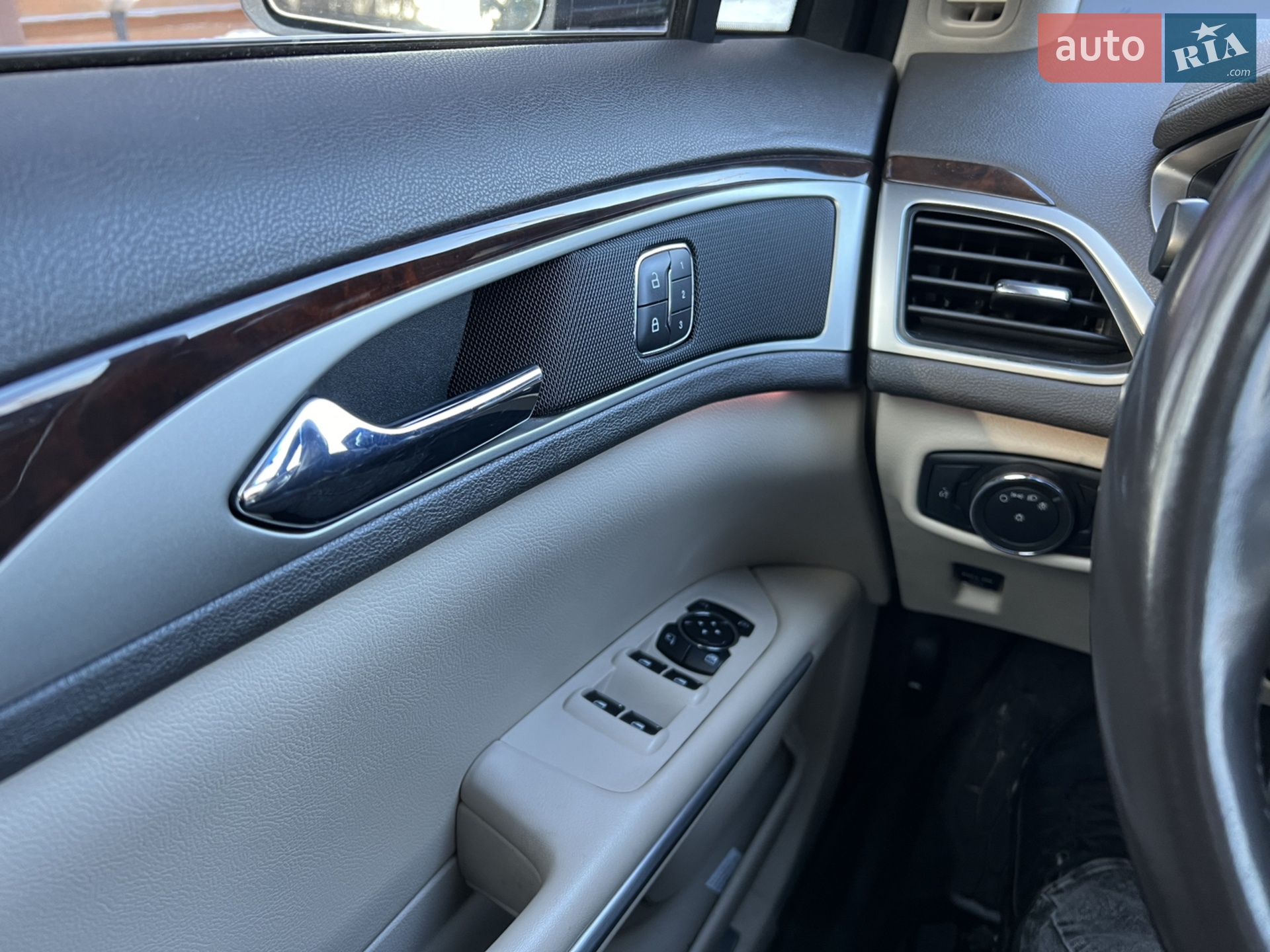 2016 Lincoln MKZ - мініатюра 40
