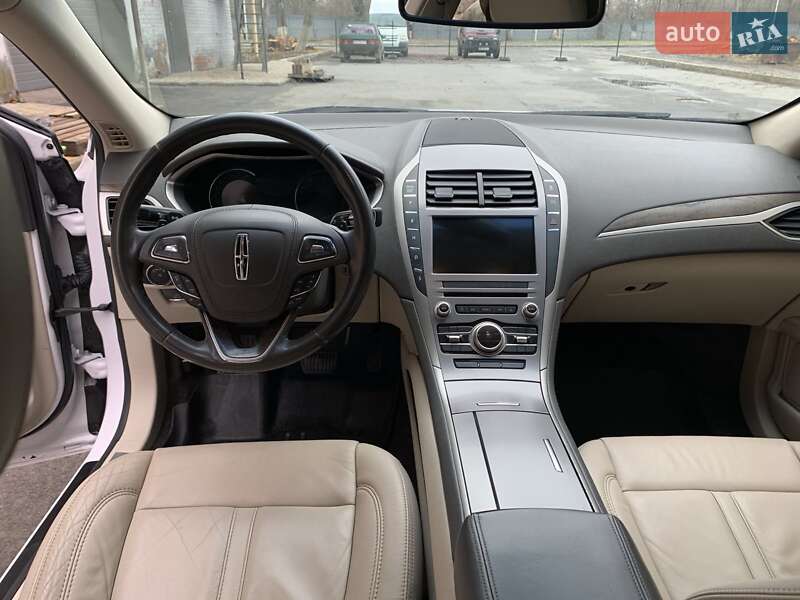 Седан Lincoln MKZ 2016 в Виннице