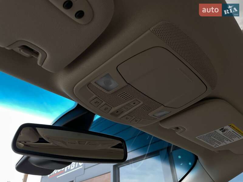 Седан Lincoln MKZ 2016 в Ровно