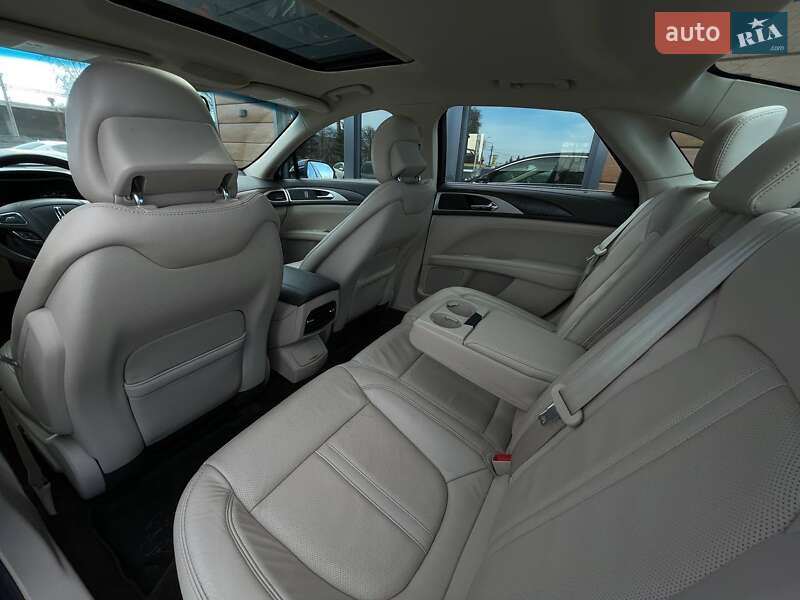 Седан Lincoln MKZ 2016 в Ровно