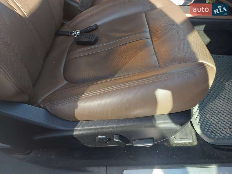 Седан Lincoln MKZ 2015 в Чернівцях